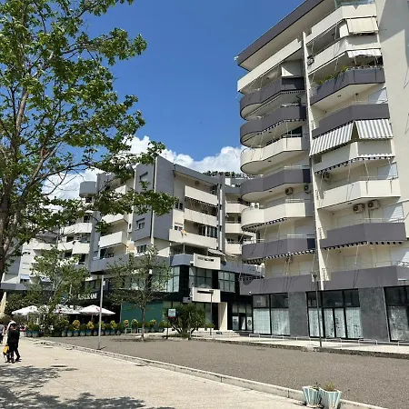 Siloria アパート Vlorë